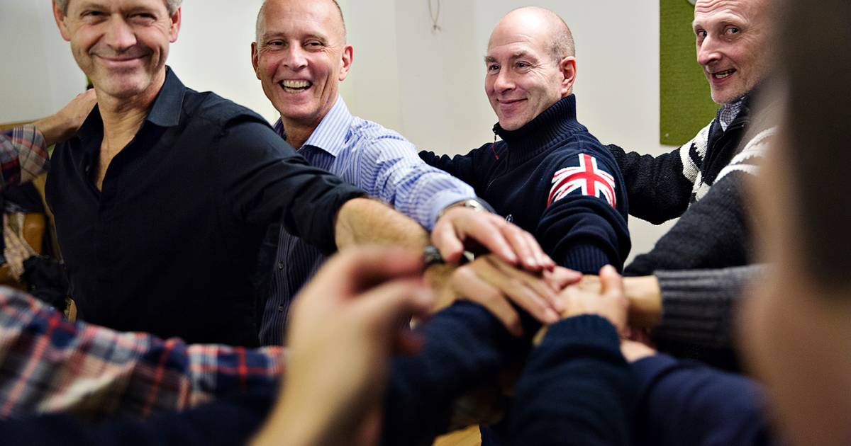 Mandegruppe på båd – fællesskab og samtale